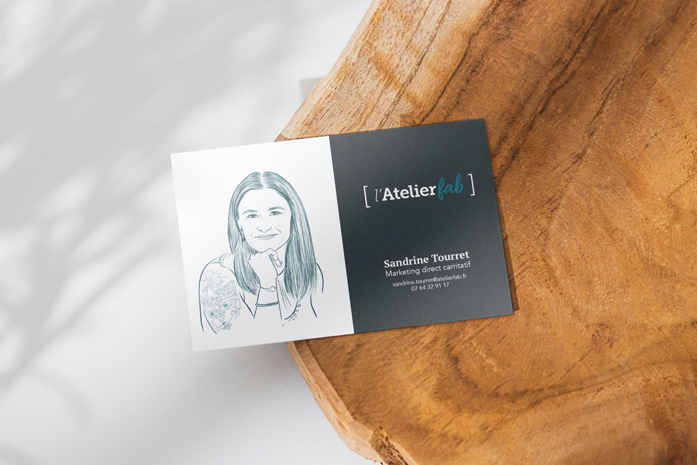 mock up de cartes de visites illustrées avec des portraits. Page projet